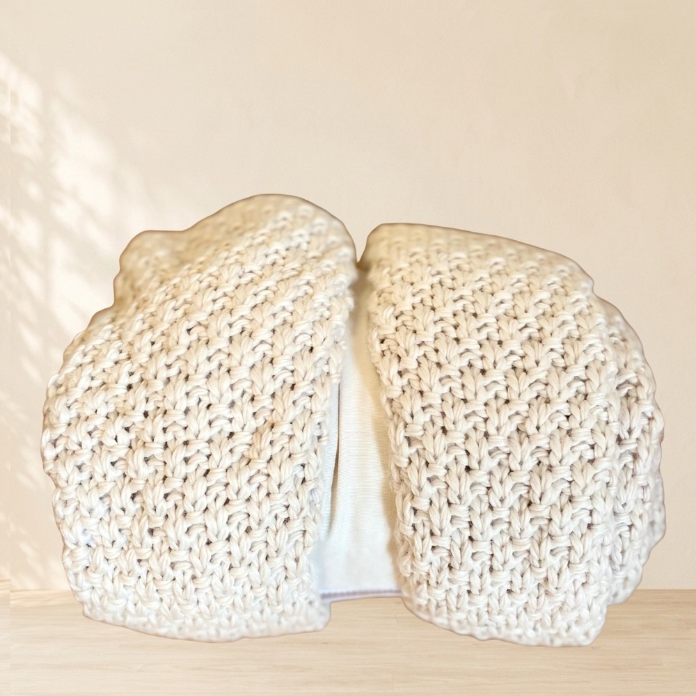 Threshold Cream Chunky Knit Rolled Throw Blanket Recycled Polyester 50x60 Ivory - Picture 2 of 6